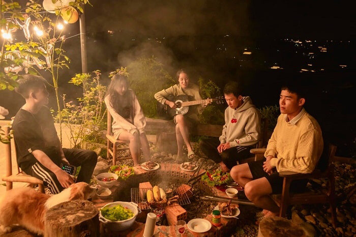 Không gian dễ chịu và tiện nghi của homestay
